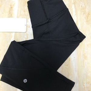LULULEMON -Smooth Runner Crop